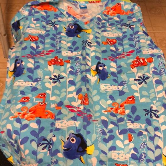 Scrub top - Picture 1 of 3